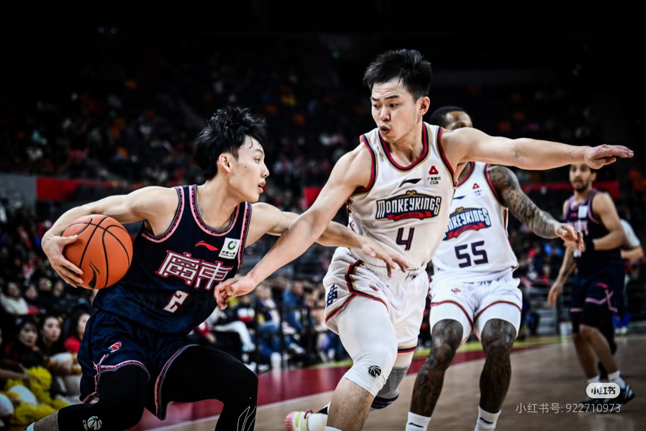 包含广东宏远内部会议纪要流出:转会期刷新队史纪录,CBA常规赛使命明确,阵容厚度经受考验的词条 包含广东宏远内部会议纪要流出:转会期刷新队史纪录,CBA常规赛使命明确,阵容厚度经受考验的词条