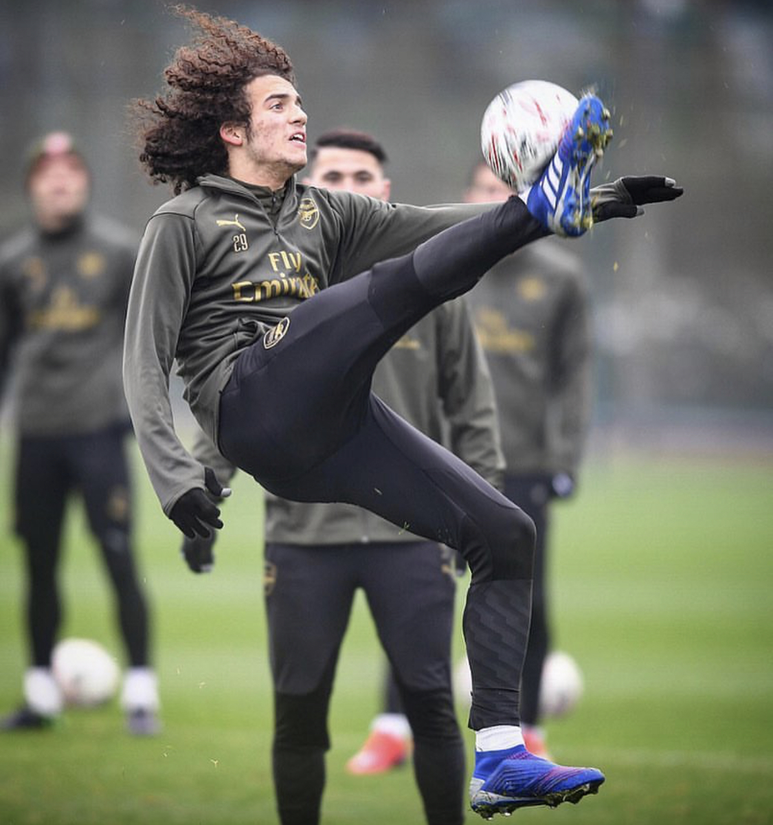 集结日广东宏远备战足总杯;回应争议细节曝光;赛场秩序良好;球探报告显示潜力的简单介绍 集结日广东宏远备战足总杯;回应争议细节曝光;赛场秩序良好;球探报告显示潜力的简单介绍