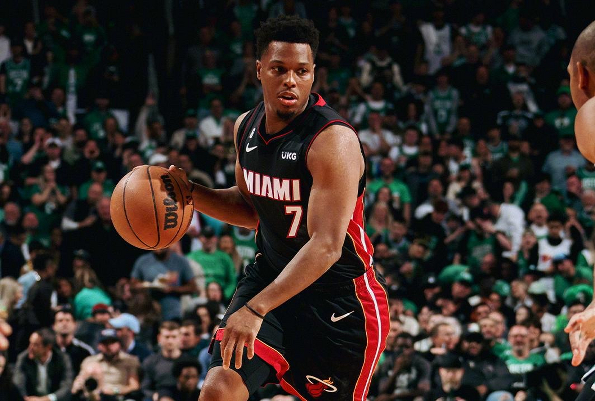 关于赛地聚焦：NBA季后赛转会期热度飙升，波士顿凯尔特人门线救险，质疑声仍在，训练强度明显提升的信息