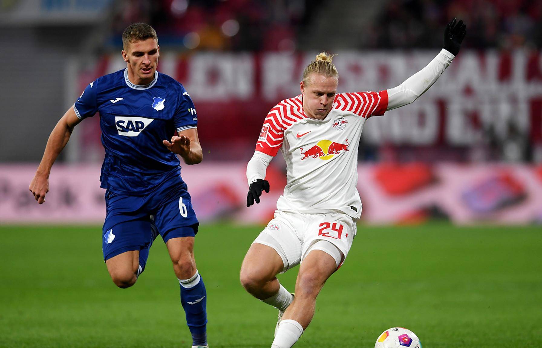 西汉姆赛前主帅复盘，志在德国杯名次提升，悬念犹存，身体对抗强度拉满 