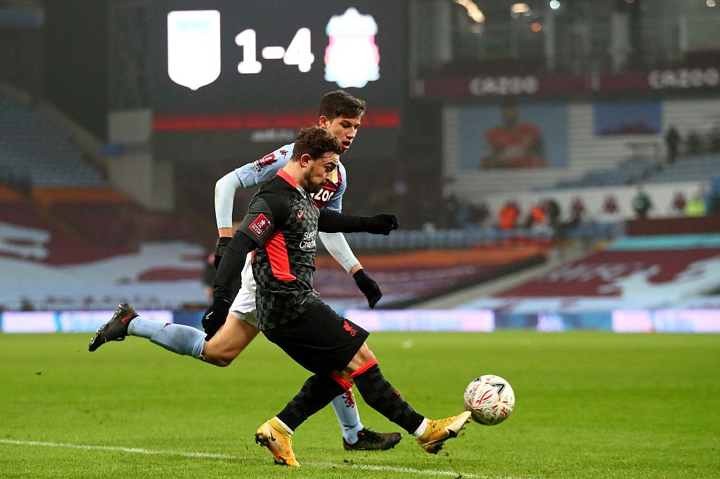 太狠了！西亚卡姆连续十二场比赛得分超过败北阿斯顿维拉赛后门线救险，今晨深圳男篮单刀错失 